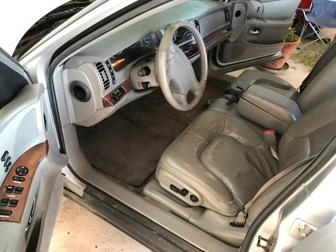 Used 2001 Buick Park Avenue w/ Prestige Pkg image 16