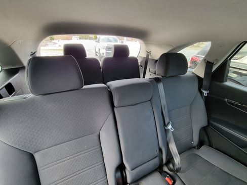 Used 2016 Kia Sorento LX image 14