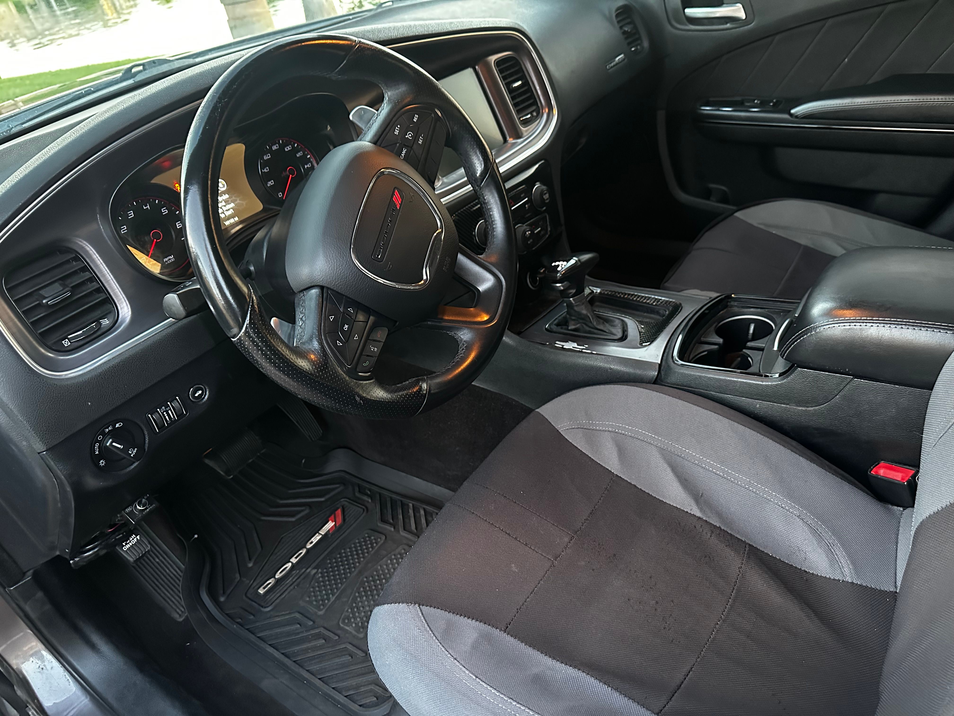 Used 2016 Dodge Charger R/T w/ Navigation & Travel Group RWD image 8