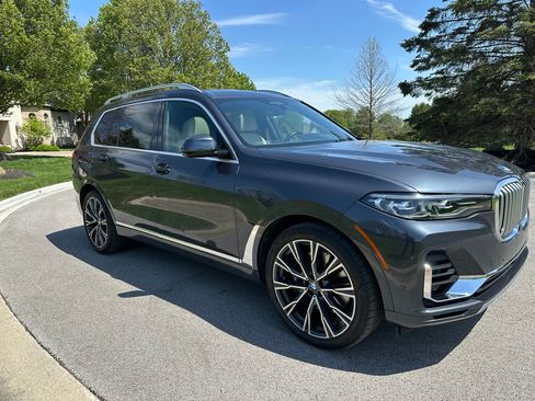 Used 2019 BMW X7 xDrive50i w/ Dynamic Handling Package AWD/4WD image 9