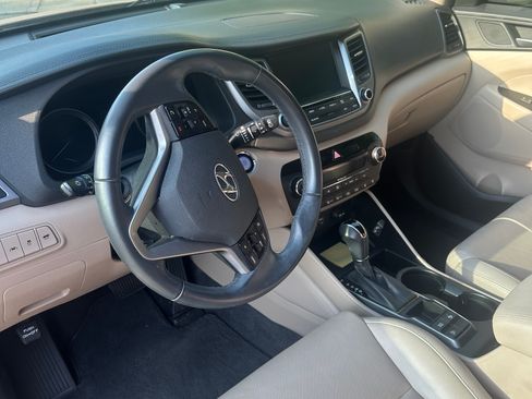 Used 2017 Hyundai Tucson Limited w/ Limited Ultimate Package 03 FWD image 9