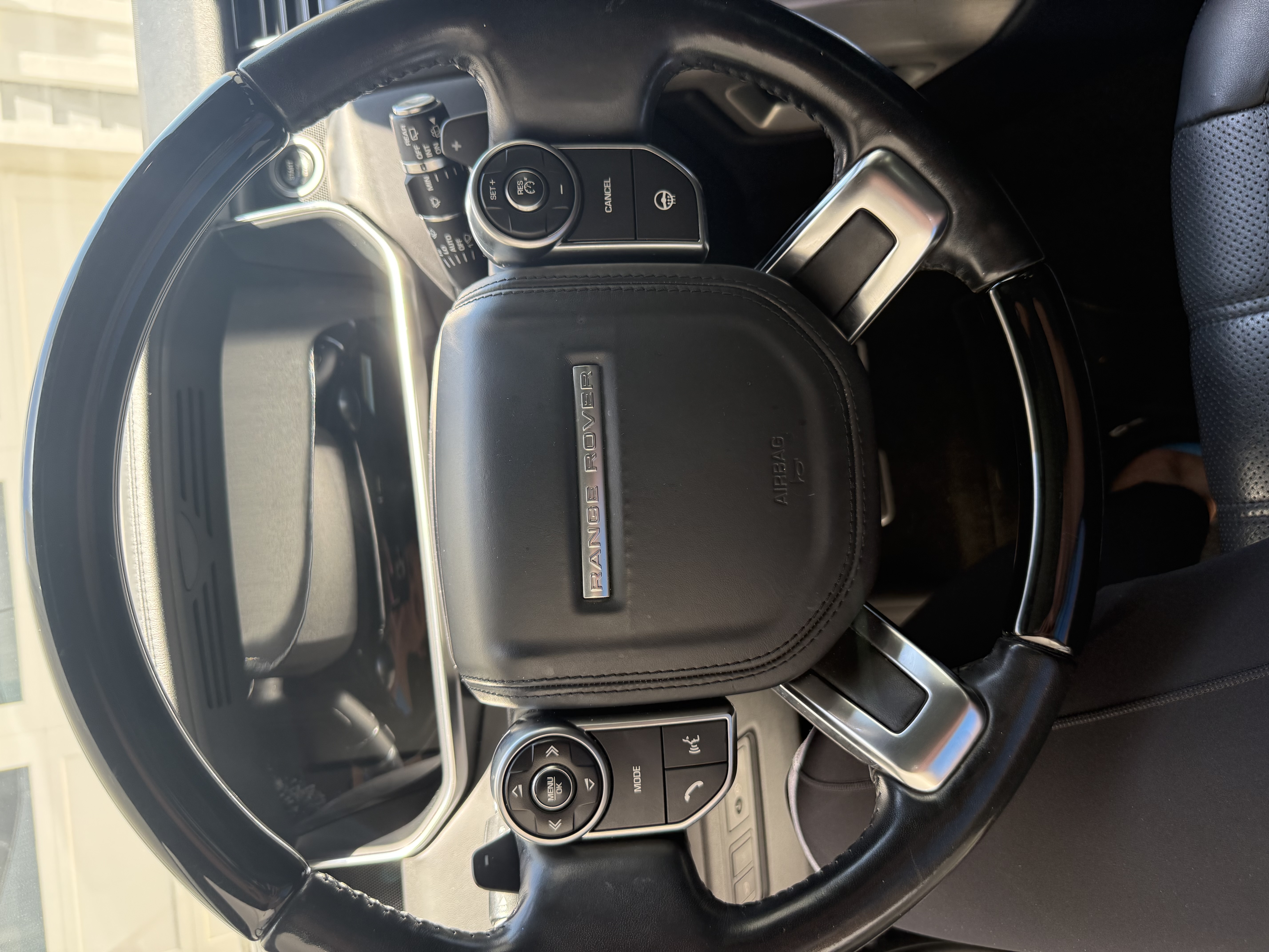 Used 2017 Land Rover Range Rover Supercharged AWD/4WD image 12