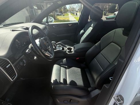 Used 2022 Porsche Cayenne E-Hybrid image 21