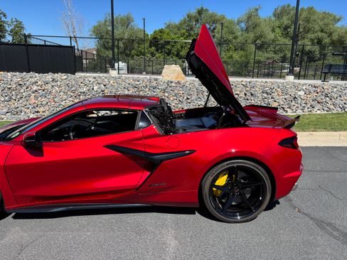 Used 2025 Chevrolet Corvette E-Ray AWD/4WD image 6