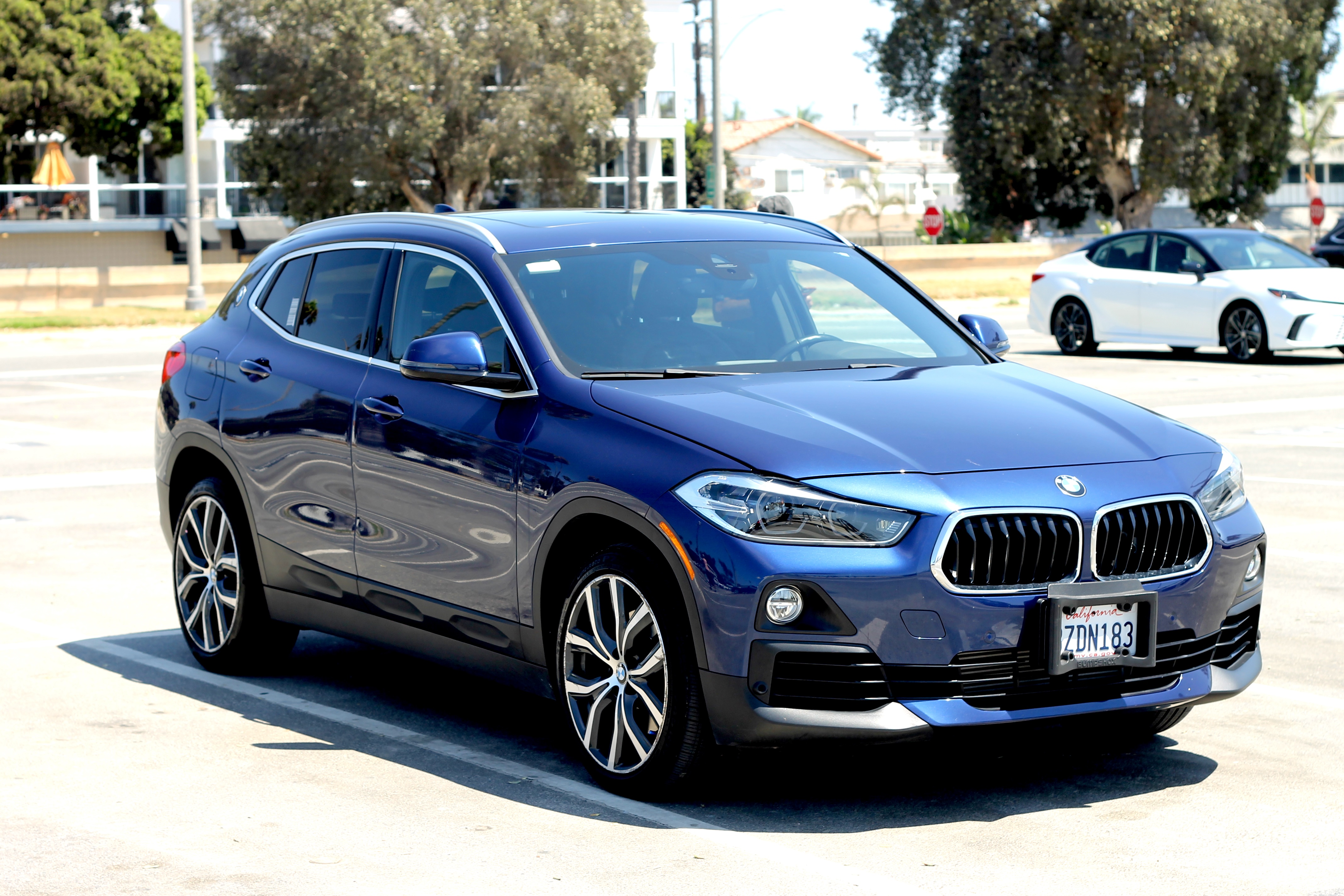 Used 2019 BMW X2 xDrive28i w/ Convenience Package AWD/4WD image 2