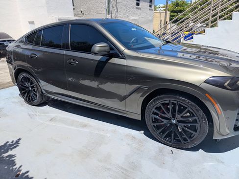 Used 2024 BMW X6 xDrive40i w/ Executive Package image 8