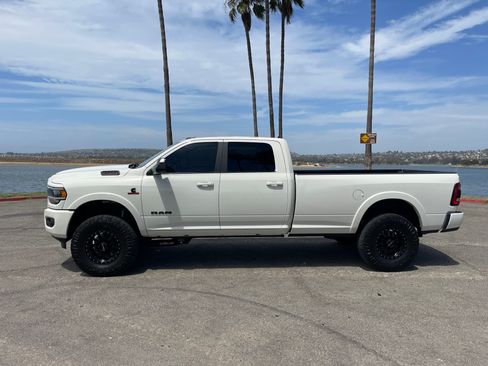 Used 2021 RAM 2500 Laramie AWD/4WD image 1