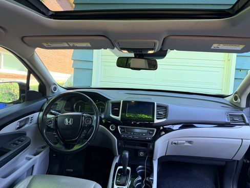 Used 2017 Honda Ridgeline RTL-E image 8