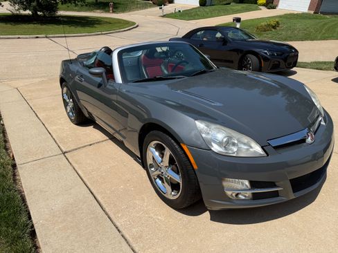 Used 2008 Saturn Sky w/ Premium Trim Package RWD image 2