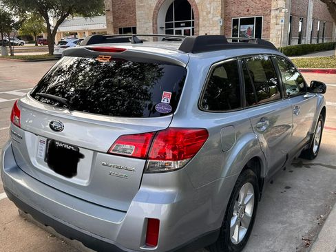 Used 2014 Subaru Outback 2.5i Limited w/ Moonroof Package AWD/4WD image 5