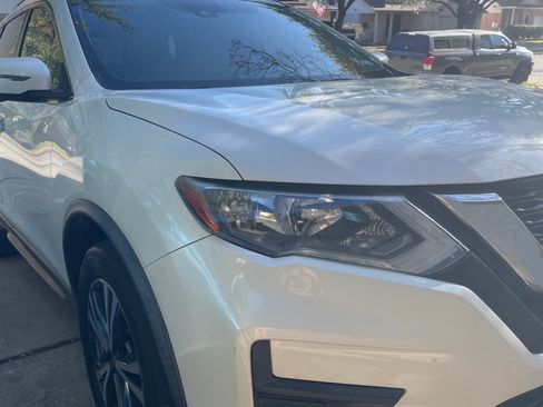 Used 2020 Nissan Rogue SV w/ Premium Package image 6