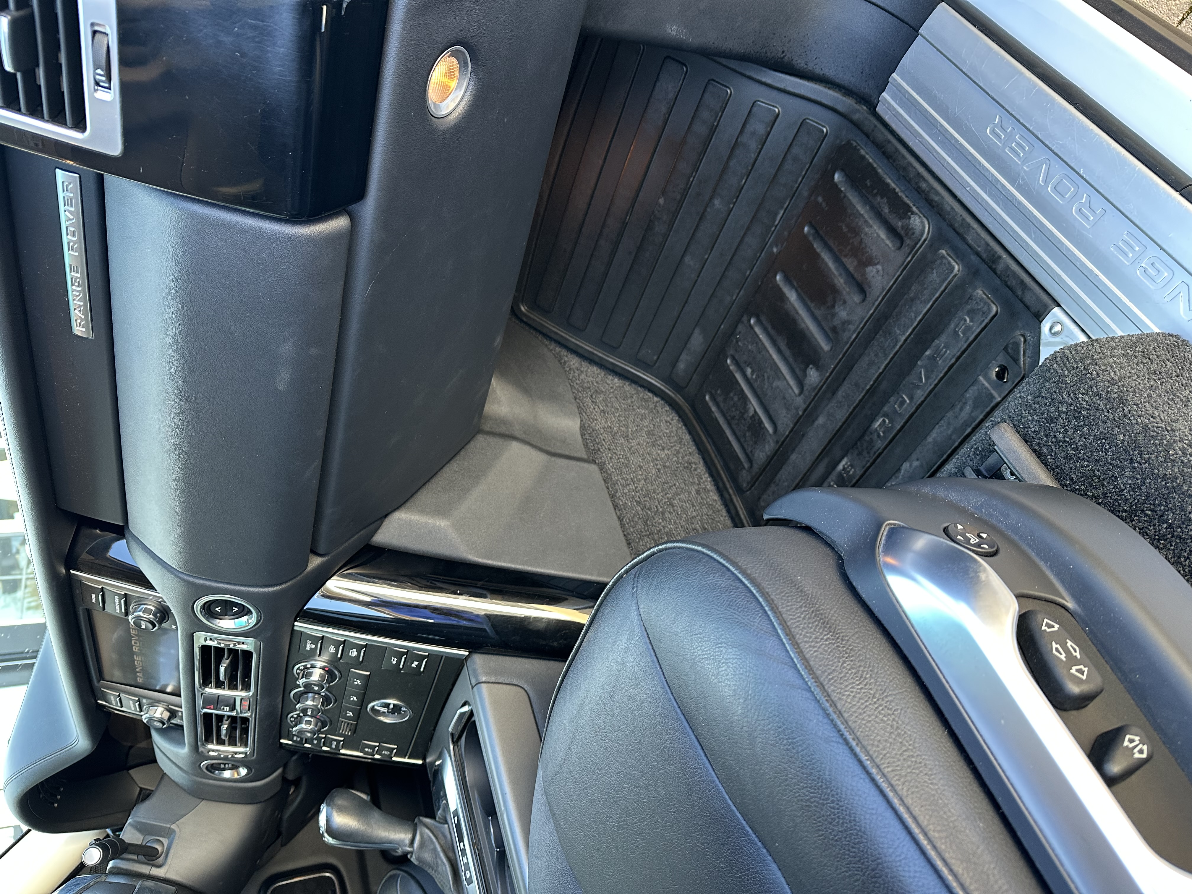 Used 2012 Land Rover Range Rover HSE AWD/4WD image 29