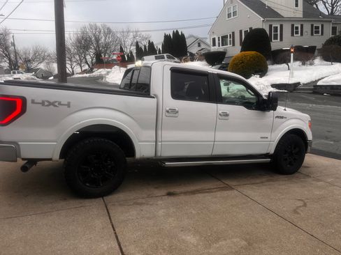 Used 2011 Ford F150 Lariat w/ Lariat Chrome Pkg image 2