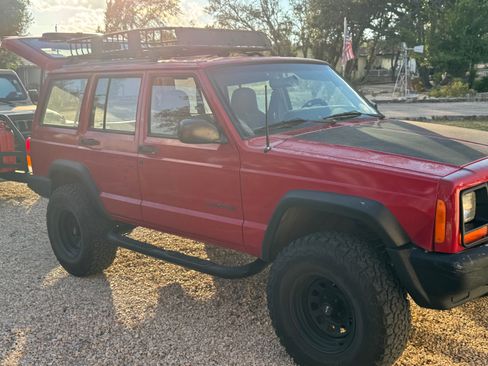 Used 2000 Jeep Cherokee SE image 2