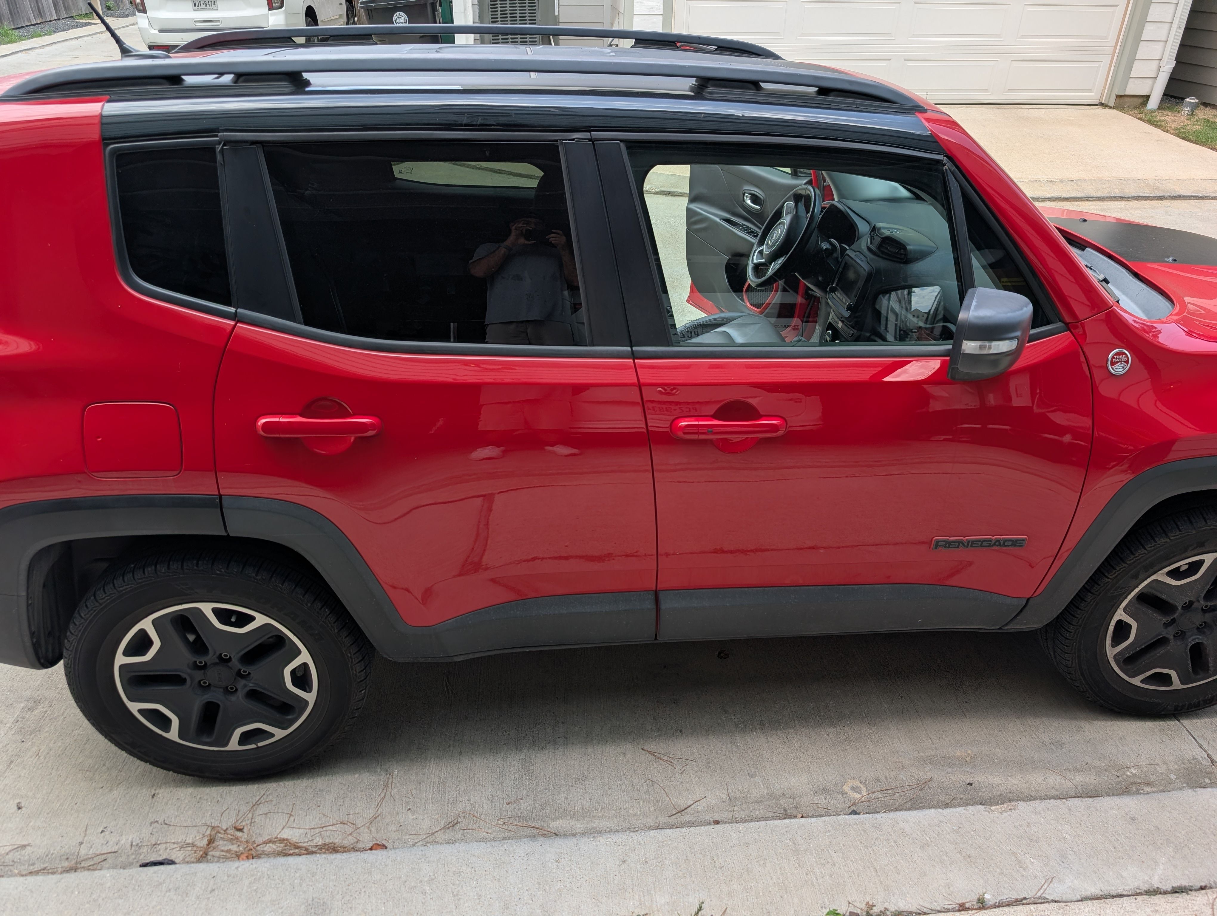 Used 2015 Jeep Renegade Trailhawk w/ Premium Leather Group AWD/4WD image 12