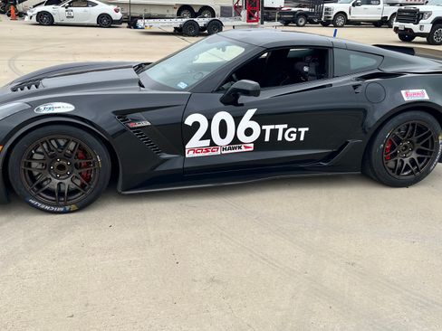 Used 2015 Chevrolet Corvette Z06 w/ Z07 Performance Package RWD image 1