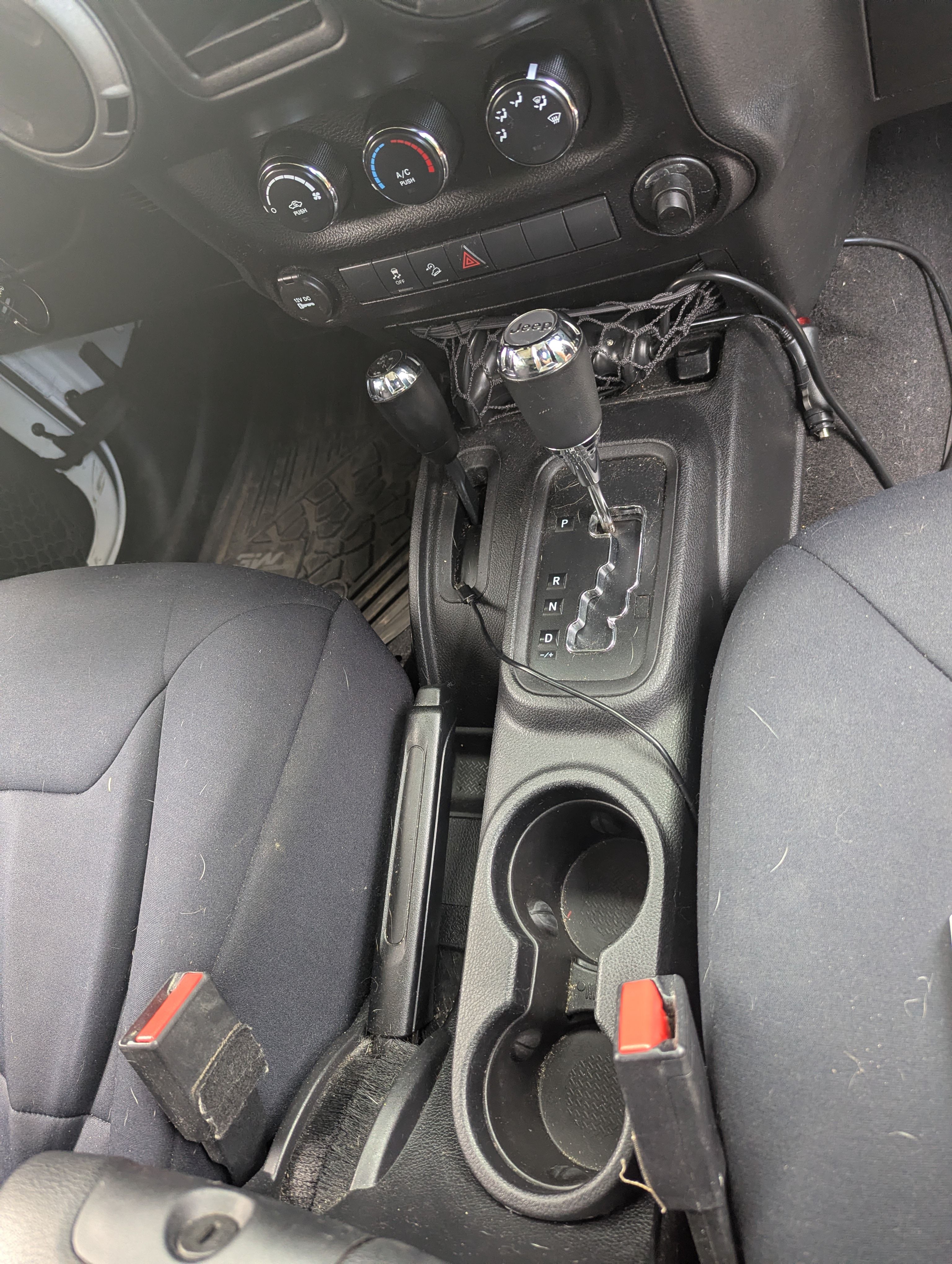Used 2016 Jeep Wrangler Unlimited Sport w/ Connectivity Group AWD/4WD image 10