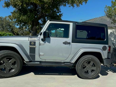 Used 2016 Jeep Wrangler Sport image 9