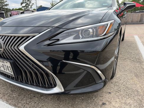 Used 2021 Lexus ES 350 w/ Premium Package image 2