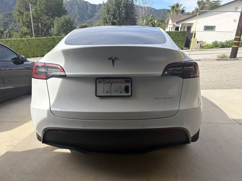 Used 2021 Tesla Model Y Long Range image 4