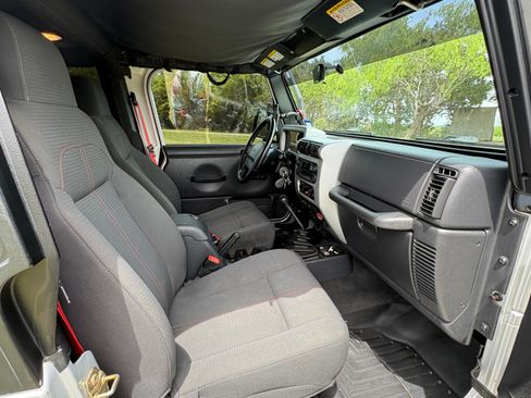 Used 2003 Jeep Wrangler Rubicon image 12