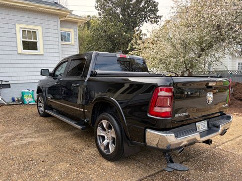 Used 2020 RAM 1500 Laramie image 10