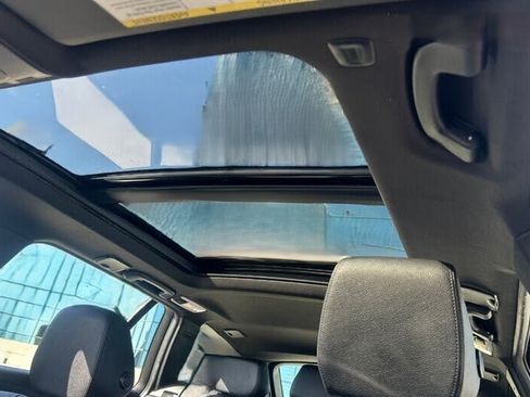 Used 2018 BMW 330i xDrive Wagon image 13