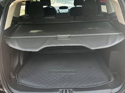 Used 2017 Ford Escape SE w/ SE Cold Weather Package AWD/4WD image 13