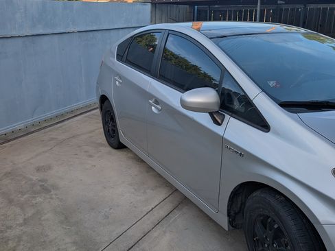 Used 2012 Toyota Prius Three w/ Solar Roof Pkg image 8