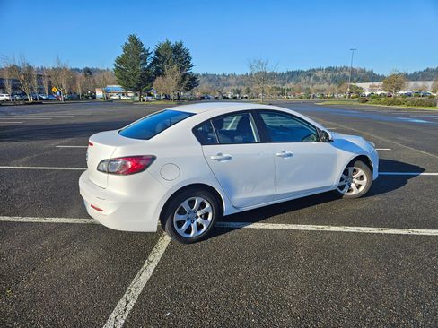 Used 2012 MAZDA MAZDA3 i Sport image 4