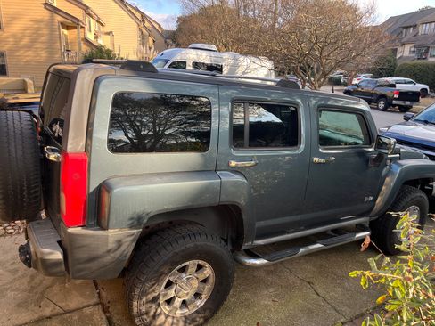Used 2006 HUMMER H3 image 10