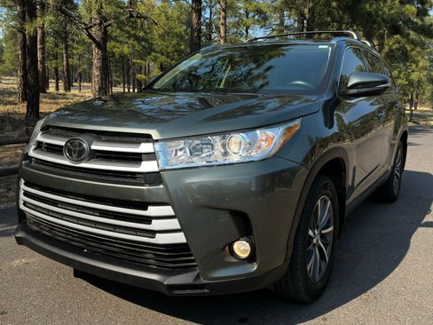 Used 2019 Toyota Highlander XLE image 8