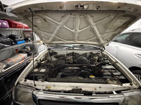 Used 2000 Toyota Tacoma 4x4 Xtracab V6 image 25