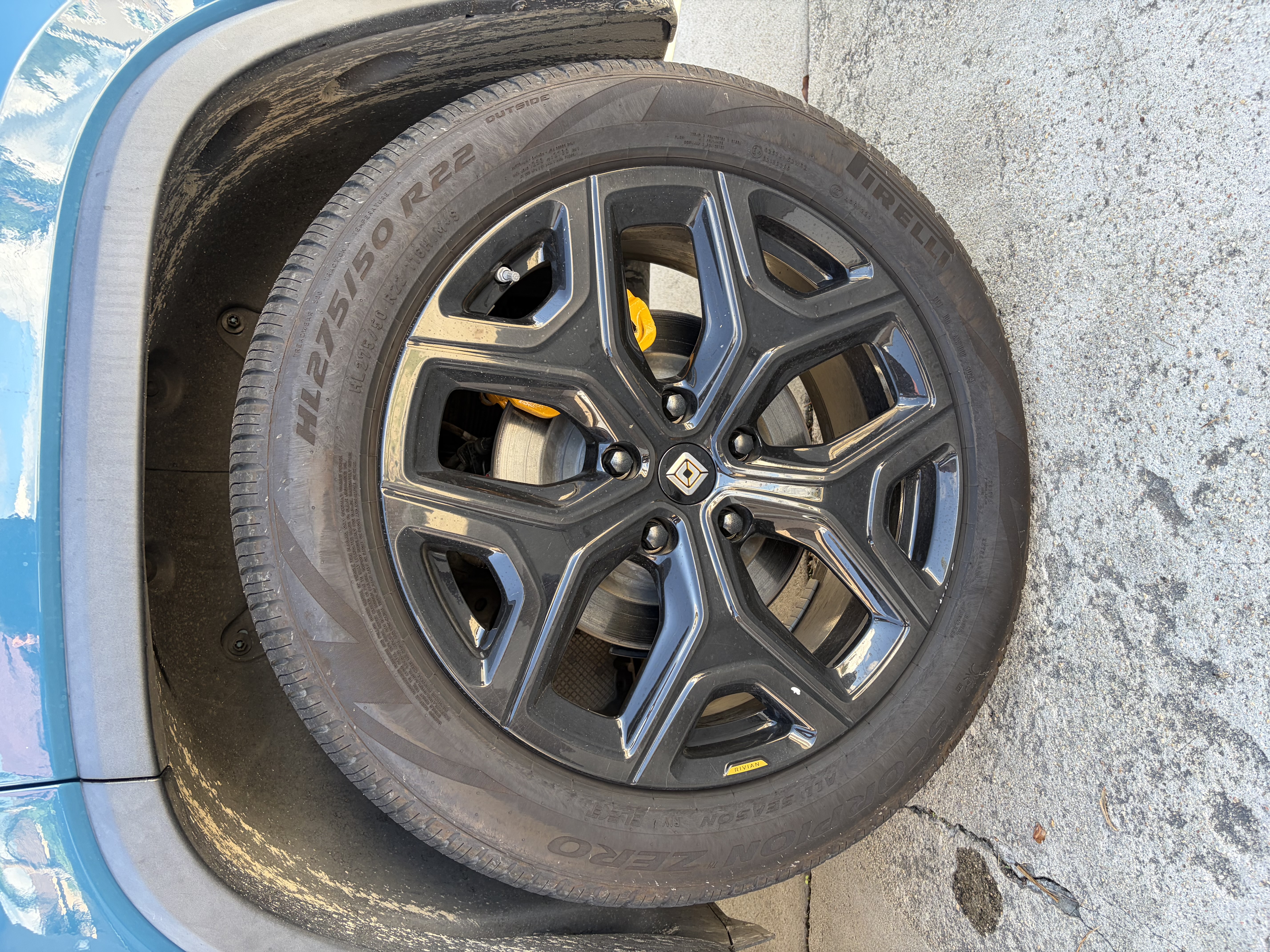 Used 2022 Rivian R1S Launch Edition Quad AWD/4WD image 22