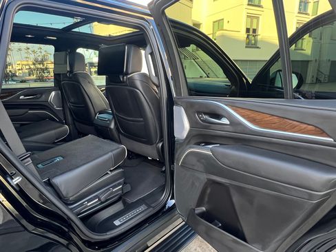 Used 2023 Cadillac Escalade Sport Platinum w/ LPO, ONYX Package AWD/4WD image 29