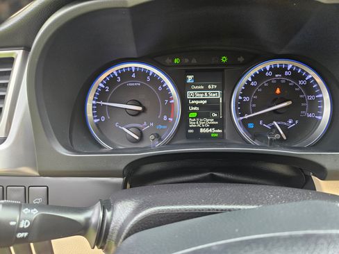 Used 2019 Toyota Highlander XLE image 11