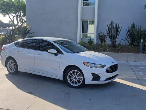 Used 2019 Ford Fusion SE image 5