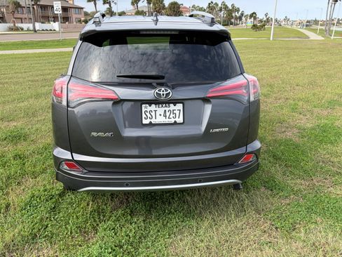Used 2018 Toyota RAV4 Limited image 6