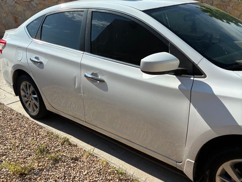Used 2015 Nissan Sentra SV w/ Style Package FWD image 2