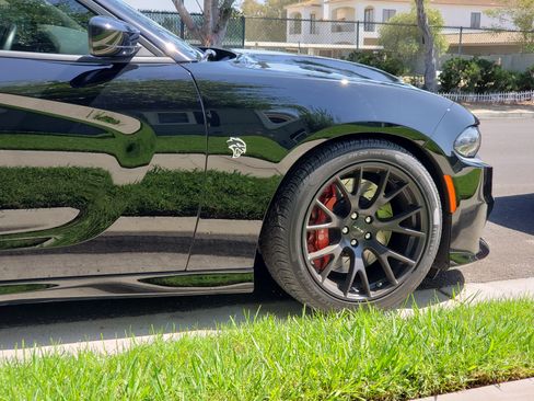 Used 2016 Dodge Charger SRT Hellcat w/ Harman/Kardon Audio Group image 5