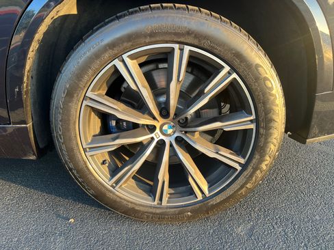 Used 2019 BMW X5 xDrive50i w/ M Sport Package image 11