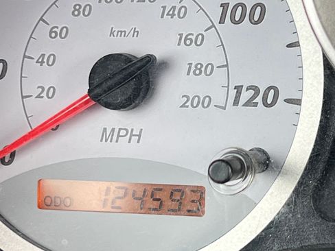 Used 2005 Toyota RAV4 4WD image 25