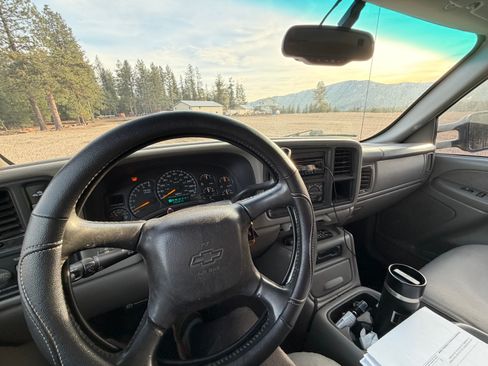 Used 2001 Chevrolet Silverado 2500 4x4 Crew Cab w/ Off-Road Skid Plate Pkg image 6