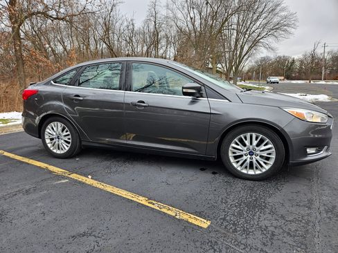 Used 2017 Ford Focus Titanium image 13