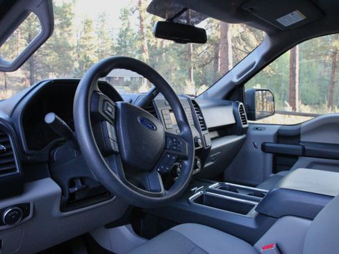 Used 2016 Ford F150 XL w/ Equipment Group 101A Mid AWD/4WD image 6
