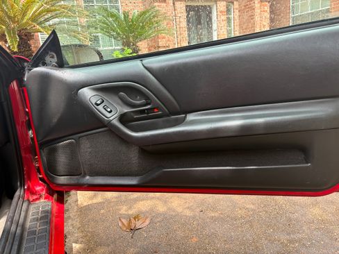 Used 2000 Chevrolet Camaro Z28 w/ SS Performance/Appearance Pkg RWD image 8