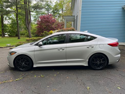 Used 2017 Hyundai Elantra Sport w/ Sport Premium Package 06 FWD image 4