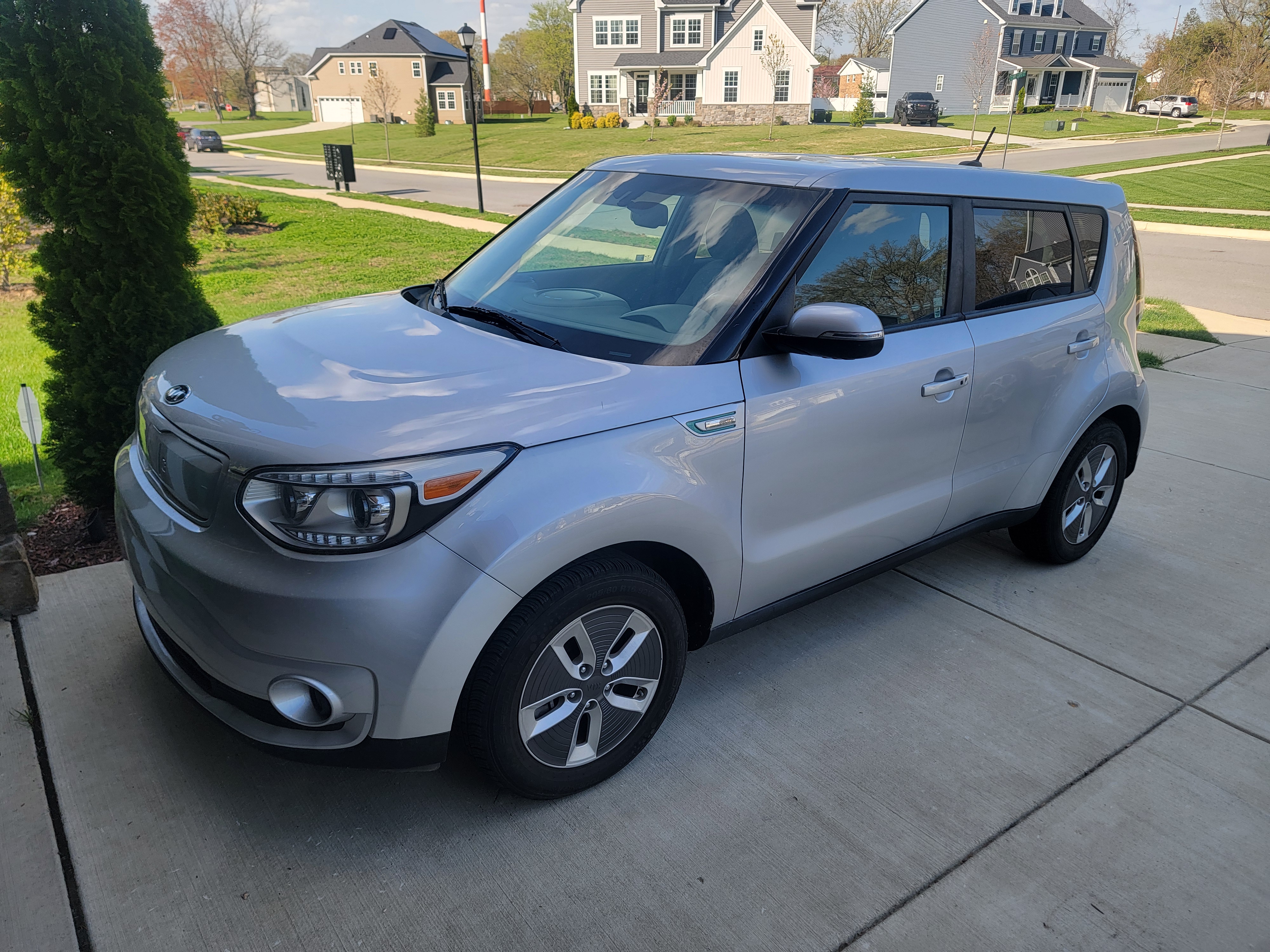 Used 2018 Kia Soul EV FWD image 1