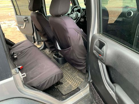 Used 2015 Jeep Wrangler Unlimited Rubicon image 13