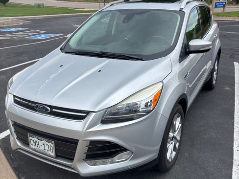 Used 2015 Ford Escape Titanium w/ Equipment Group 301A AWD/4WD image 2